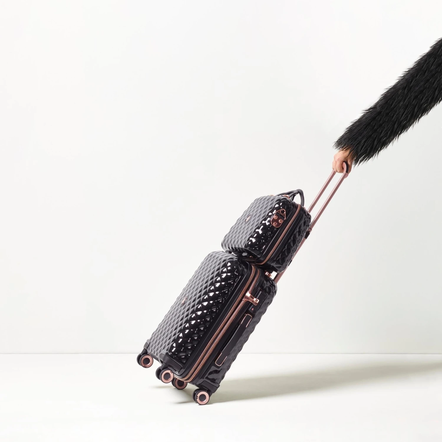 IT Luggage Glitzy - Vanity Case (Black) 8 IT Luggage Glitzy - Vanity Case (Black) - Image 8