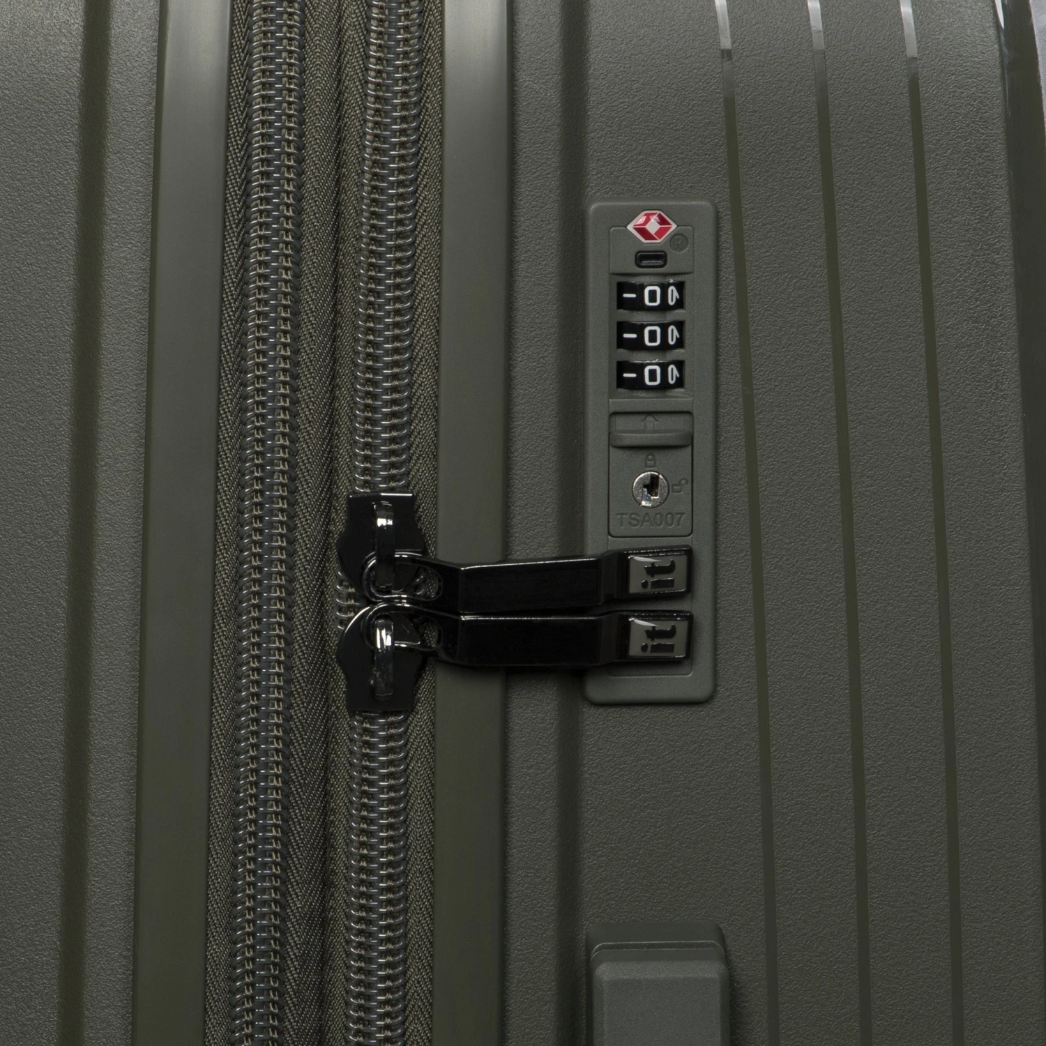 IT Luggage Spontaneous - Large (Olive Night) 7 IT Luggage Spontaneous - Large (Olive Night) - Image 7