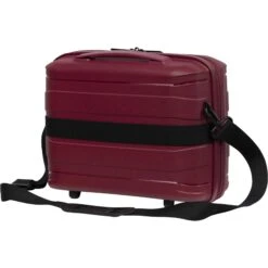 IT Luggage Momentous - Vanity Case (German Red) 9 IT Luggage Momentous - Vanity Case (German Red) -Travel Storage Shop 32755 UK15 2886 15GermanredSSBackpanel