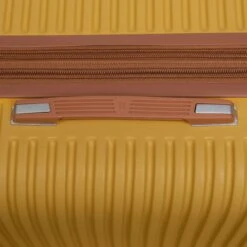 IT Luggage Replicating - Cabin (Honeycomb) 12 IT Luggage Replicating - Cabin (Honeycomb) -Travel Storage Shop 61586 US16 2632 08HoneycombSSHandle d163d6e4 5bee 4866 98c9 ff32055828ca